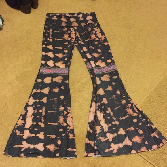 teeki Pants - Teeki flared yoga pants
